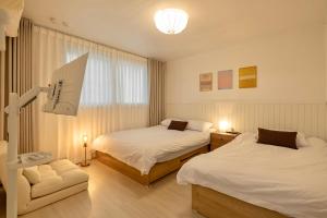 Poom Stay, Airport bus, Cozy Stay for Seoul Travelers,Yeomchang Stn, Line 9 Express