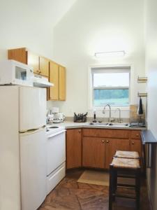 Riverfront Getaway Cabin #1 - Sleeps 4