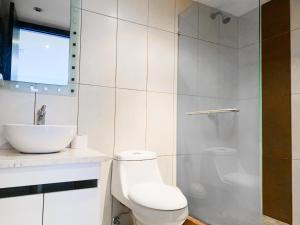 Suite vista al rio desde piso alto parking