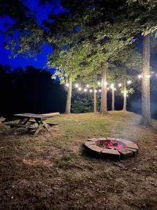 Riverfront Getaway Cabin #4 - Sleeps 5 - Sheldon