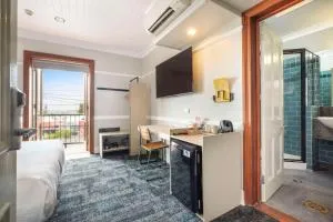 Nightcap at Manly Hotel - Беркдейл