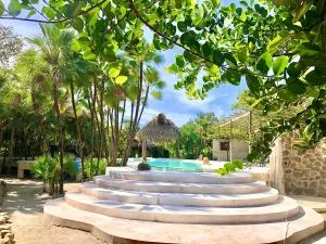 Kin Resort Lodge - Maya Beach