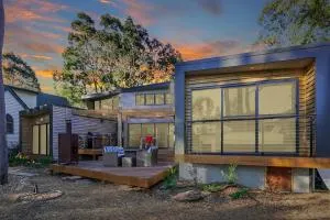 Mossy Green Door MTB stay minutes to Mogo Trails - Broulee