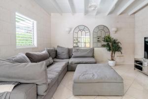 Private Boutique Villa & Pool Next To The Beach Outside Holetown