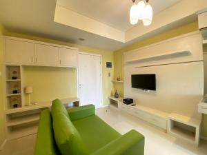 2BR Cozy Apartment at Parahyangan Residence By Travelio