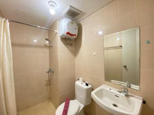 2BR Cozy Apartment at Parahyangan Residence By Travelio