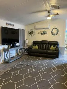 Beach Cove, River Hideaway - Blythe