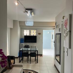 2br condo corner unit with 2 picturesque views from the balcony