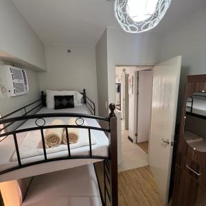 2br condo corner unit with 2 picturesque views from the balcony