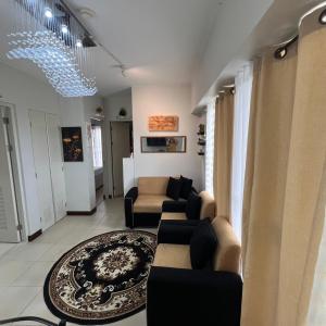 2br condo corner unit with 2 picturesque views from the balcony