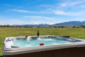 Apartment room in Teton Harmony