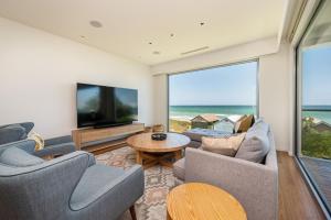 Gracie on the Beach Luxe with Water Views