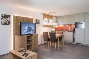 Top Ferienwohnung Dom SkiInSkiOut - Blatten