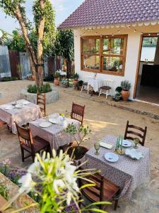 Nhà Bên Hồ- The Peaces House