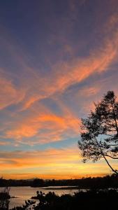 Nhà Bên Hồ- The Peaces House