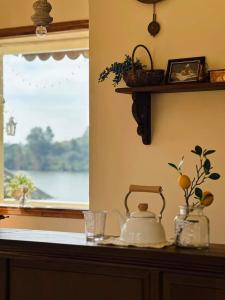 Nhà Bên Hồ- The Peaces House