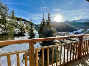 Courchevel 1650 - Appart 6 pers au pied des pistes, balcon sud - FR-1-563-161