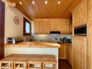 Courchevel 1650 - Appart 6 pers au pied des pistes, balcon sud - FR-1-563-161