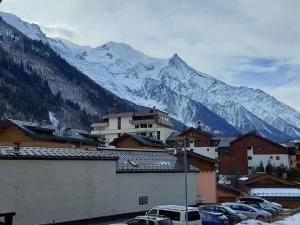 Appartement cosy avec balcon et parking à Chamonix, proche centre-ville - FR-1-517-70