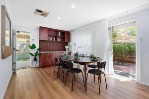 LEVE26 Mid Century Magic in Adross
