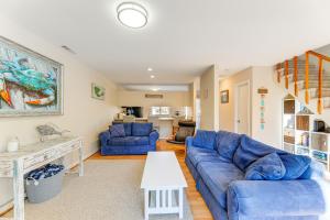Walk to Bethany Beach Boardwalk: Coastal Retreat