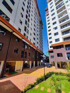 luxurious one bedroom apartment with well equipped gym,heated swimming pool, ample parking space and a relaxing rooftop with amazing city views