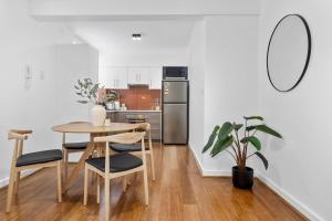 Balaclava City Hub by ReadyStay