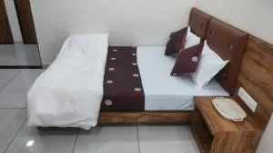 HOTEl RELAX AC ROOM - Sātej