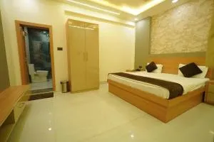 Hotel Vatika Royal - Gokul