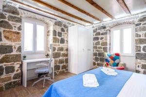 Studio Central Split