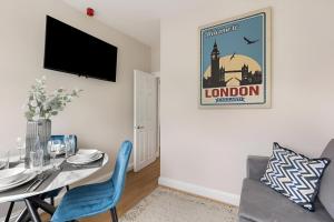 Urban Vibes, Modern 2BR Flat in Prime London Spot