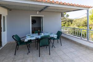 Mediterranean Seaside Apartments - Deak