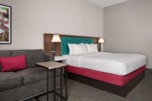 King Room room in Hampton Inn Sturbridge