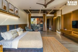 StayVista at La Belle Vue - Lawn, Pool & Bar