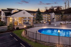 Quality Inn & Suites at Dollywood Lane