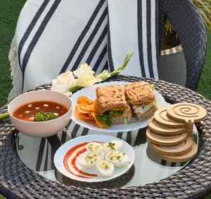 Housr Sector 42 Gurgaon Golf Course Road Near 42-43 Metro Station