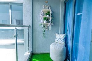 Modern & Chic 1BRM w heated pool, lounge and Gym