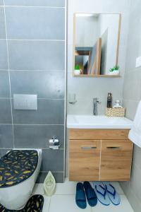 Modern & Chic 1BRM w heated pool, lounge and Gym