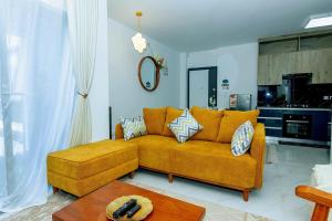 Modern & Chic 1BRM w heated pool, lounge and Gym