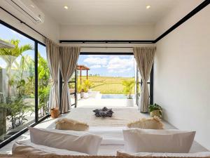 Villa Kura Kura - Tranquil Modern Villa in the Heart of Ricefields