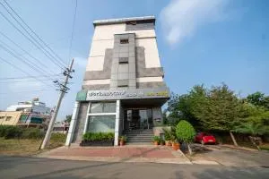 Hotel J N Stay Mysore - 12 Minutes to Mysore Palace - Chattanahalli