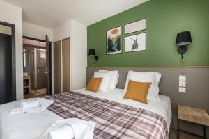 Appartements Residence Club MMV SERRE CHEVALIER Le Serra Neva : Chambre Double