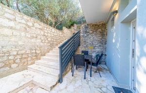 Amazing Apartment In Zuljana With Wifi