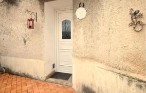 Maisons de vacances 2 Bedroom Lovely Home In Vedene : photos des chambres