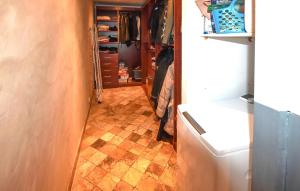 Maisons de vacances 2 Bedroom Lovely Home In Vedene : photos des chambres