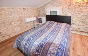 Maisons de vacances 2 Bedroom Lovely Home In Vedene : photos des chambres