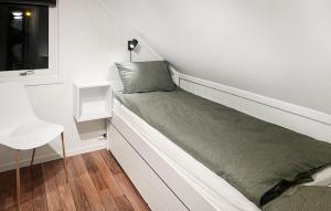 Lovely Apartment In Vanse With Wifi