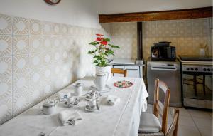 Awesome Apartment In Il Ferrone