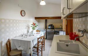 Awesome Apartment In Il Ferrone