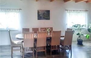 4 Bedroom Beautiful Home In Gospic